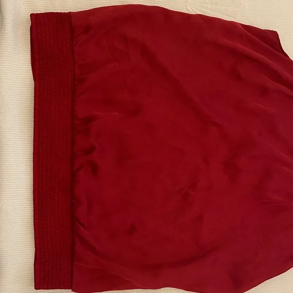 White House/Black Market Elegant Red 3D Floral Trim Blouse great for Holidays - Picture 7 of 9